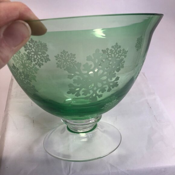 Vintage Green Emerald Glass Snowflake Pattern Footed Bowl Candy Dish - Picture 5 of 10